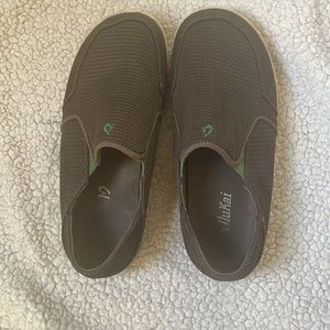 Boys OluKai Shoes Brown, Cream, & Green Size US 3 EU 35